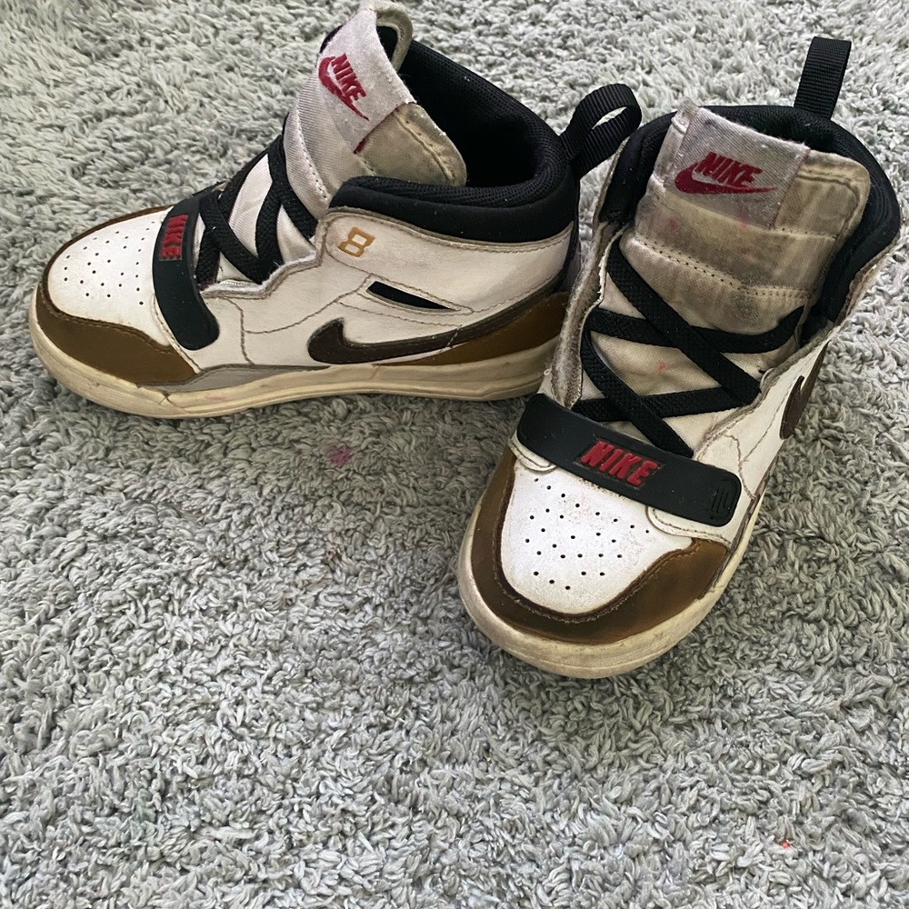 Toddler Nike Jordan Sneakers - Picture 15 of 15